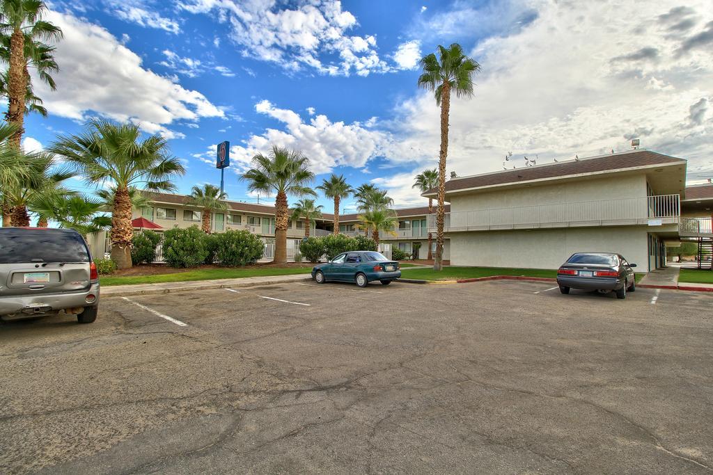 Budgetel Inn & Suites Yuma Exterior foto